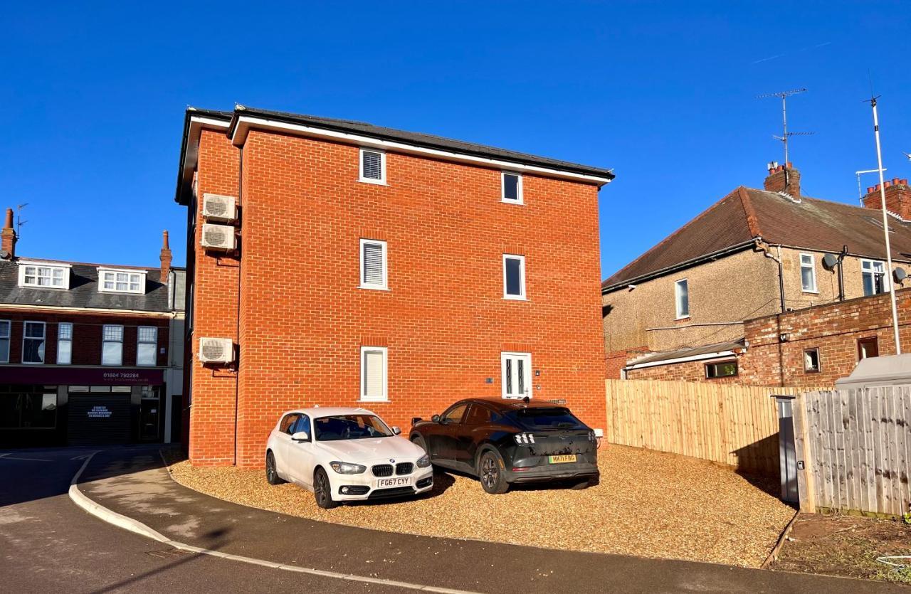شقة Superb Modern Flat In Northampton, Parking &Ev المظهر الخارجي الصورة