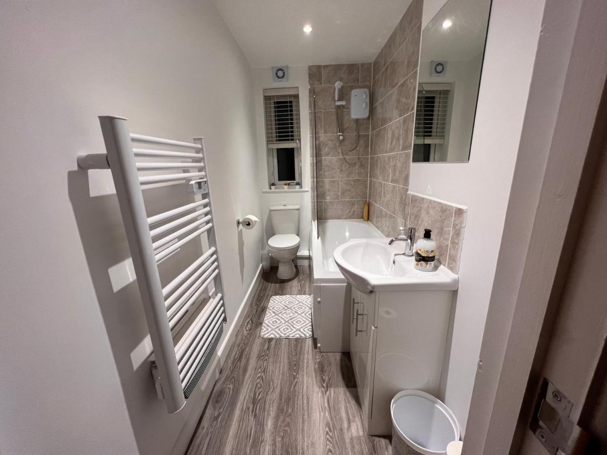 شقة Superb Modern Flat In Northampton, Parking &Ev المظهر الخارجي الصورة