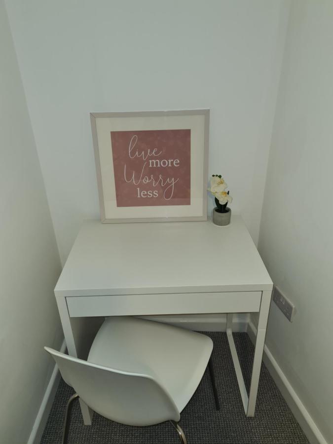 شقة Superb Modern Flat In Northampton, Parking &Ev المظهر الخارجي الصورة