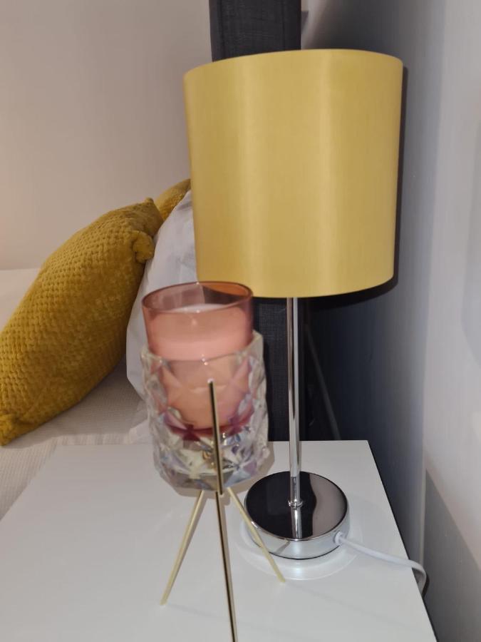 شقة Superb Modern Flat In Northampton, Parking &Ev المظهر الخارجي الصورة